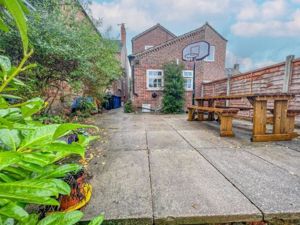 Photo 16- click for photo gallery